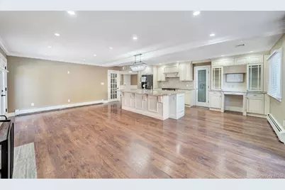 20 Sagamore Way S, Jericho, NY 11753 - Photo 14