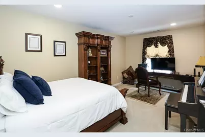 106 Victoria Place, Melville, NY 11747 - Photo 28