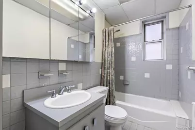 111-39 76th Road #E4, Forest Hills, NY 11375 - Photo 18