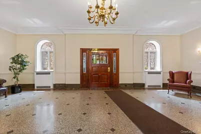 111-39 76th Road #E4, Forest Hills, NY 11375 - Photo 4