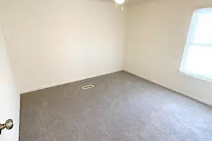 1661 Old Country Rd, Riverhead, NY 11901 - Photo 10