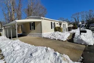 1661 Old Country Rd, Riverhead, NY 11901 - Photo 12