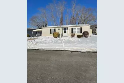 1661 Old Country Road #398, Riverhead, NY 11901 - Photo 1