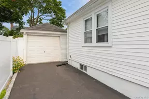 109 Roosevelt Ave, Sayville, NY 11782 - Photo 26