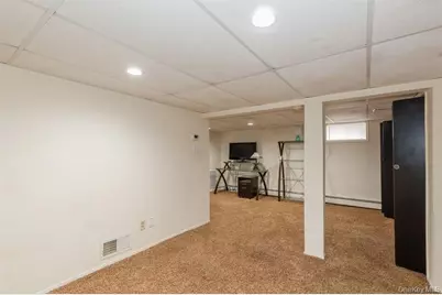 109 Roosevelt Avenue, Sayville, NY 11782 - Photo 20