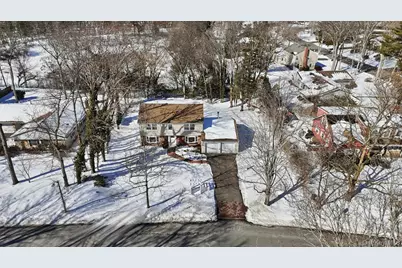 46 Sycamore Circle, Stony Brook, NY 11790 - Photo 2