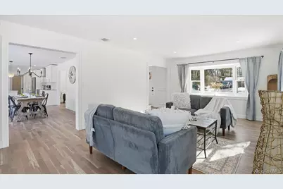 46 Sycamore Circle, Stony Brook, NY 11790 - Photo 6