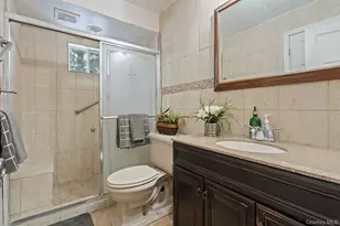 947 Glenwood Rd, West Hempstead, NY 11552 - Photo 24