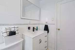 947 Glenwood Rd, West Hempstead, NY 11552 - Photo 32