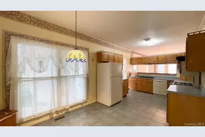 28 Willow Ridge Drive, Smithtown, NY 11787 - Photo 16