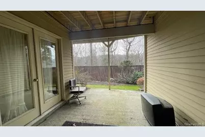 28 Willow Ridge Drive, Smithtown, NY 11787 - Photo 32