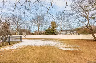 5 Metcale Ln, East Northport, NY 11731 - Photo 32