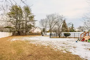 5 Metcale Ln, East Northport, NY 11731 - Photo 24