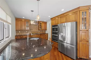 5 Metcale Ln, East Northport, NY 11731 - Photo 10