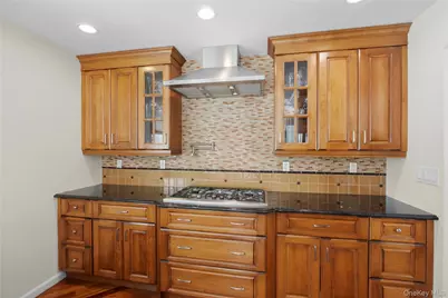 5 Metcale Lane, East Northport, NY 11731 - Photo 10