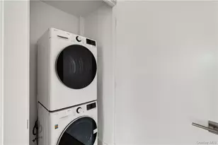 10 Lyon Pl, White Plains, NY 10601 - Photo 10