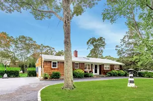 45 Sherwood Rd, Hampton Bays, NY 11946 - Photo 2