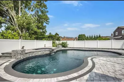 3012 Mandalay Beach Road, Wantagh, NY 11793 - Photo 28