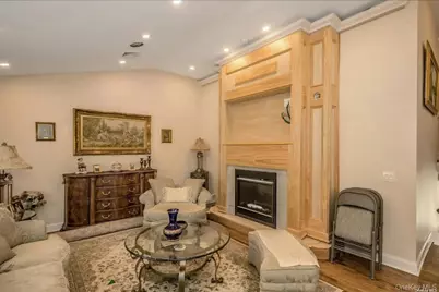 3012 Mandalay Beach Road, Wantagh, NY 11793 - Photo 12