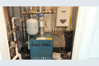 3012 Mandalay Beach Road, Wantagh, NY 11793 - Photo 24