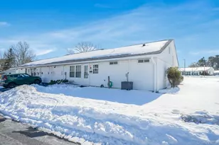 430 Falmouth Ct, Ridge, NY 11961 - Photo 8