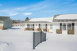 430 Falmouth Ct, Ridge, NY 11961 - Photo 12