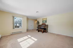 430 Falmouth Ct, Ridge, NY 11961 - Photo 16