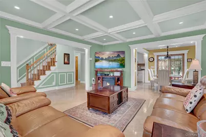 122 Laurel Drive, New Hyde Park, NY 11040 - Photo 6