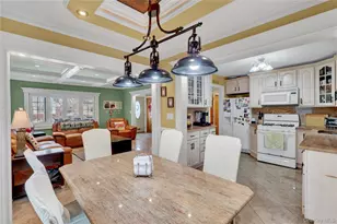 122 Laurel Dr, New Hyde Park, NY 11040 - Photo 8