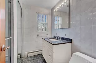 122 Laurel Dr, New Hyde Park, NY 11040 - Photo 14