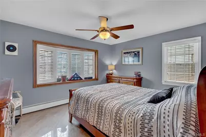 122 Laurel Drive, New Hyde Park, NY 11040 - Photo 12