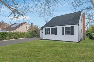 41 Nancy Pl, Massapequa, NY 11758 - Photo 2