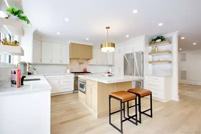 30 4th Street, Manhasset, NY 11030 - Photo 4