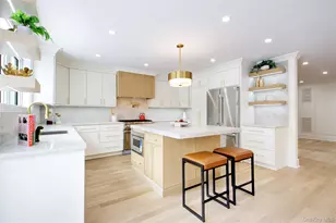 30 4th St, Manhasset, NY 11030 - Photo 4