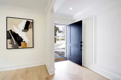 30 4th Street, Manhasset, NY 11030 - Photo 2