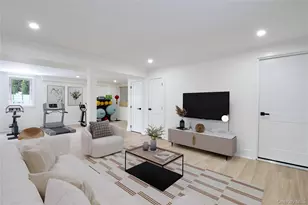 30 4th St, Manhasset, NY 11030 - Photo 34