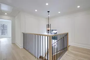 30 4th St, Manhasset, NY 11030 - Photo 18