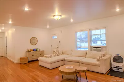 14 Bittersweet Lane, Levittown, NY 11756 - Photo 4