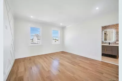 43 W Cabot Lane, Westbury, NY 11590 - Photo 24