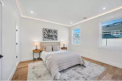 43 W Cabot Lane, Westbury, NY 11590 - Photo 18