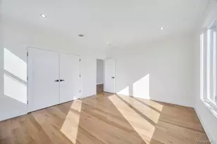 43 W Cabot Ln, Westbury, NY 11590 - Photo 20