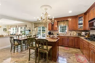 4 Peachtree Ln, Roslyn, NY 11576 - Photo 12