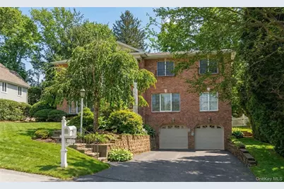 4 Peachtree Lane, Roslyn, NY 11576 - Photo 1