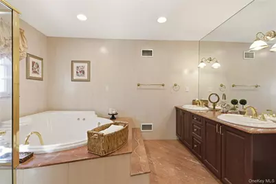 4 Peachtree Lane, Roslyn, NY 11576 - Photo 22