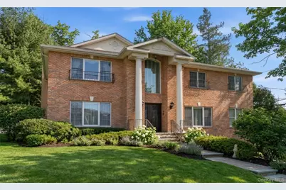 4 Peachtree Lane, Roslyn, NY 11576 - Photo 1