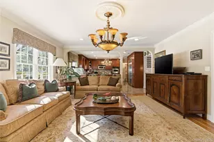 4 Peachtree Ln, Roslyn, NY 11576 - Photo 8