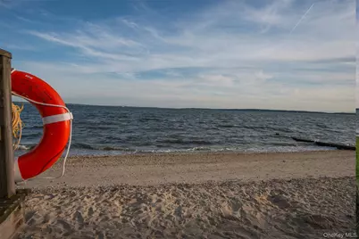 700 Gin Lane, Southold, NY 11971 - Photo 4