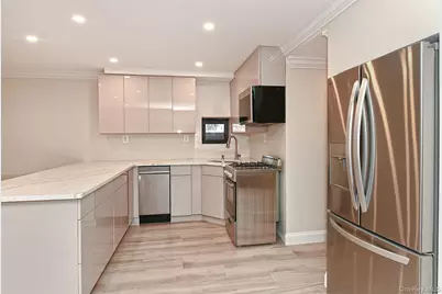 80 Lincoln Avenue #A6, Rockville Centre, NY 11750 - Photo 4