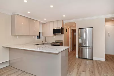 80 Lincoln Avenue #A6, Rockville Centre, NY 11750 - Photo 2