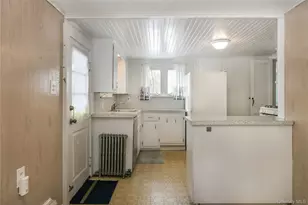 360 S Country Rd, Brookhaven, NY 11719 - Photo 18